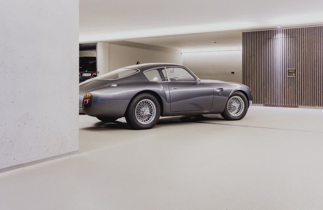 DB4 GT Zagato – Heck im Privatgaragen-Setting