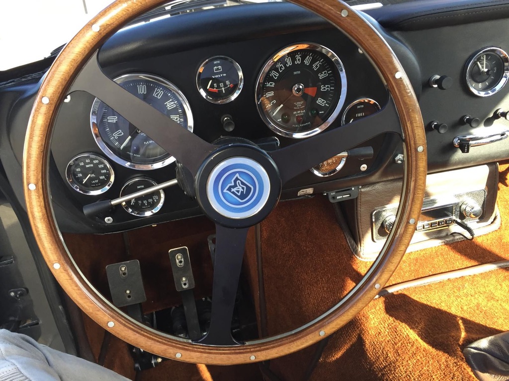 DB4 GT Zagato – Armaturentafel